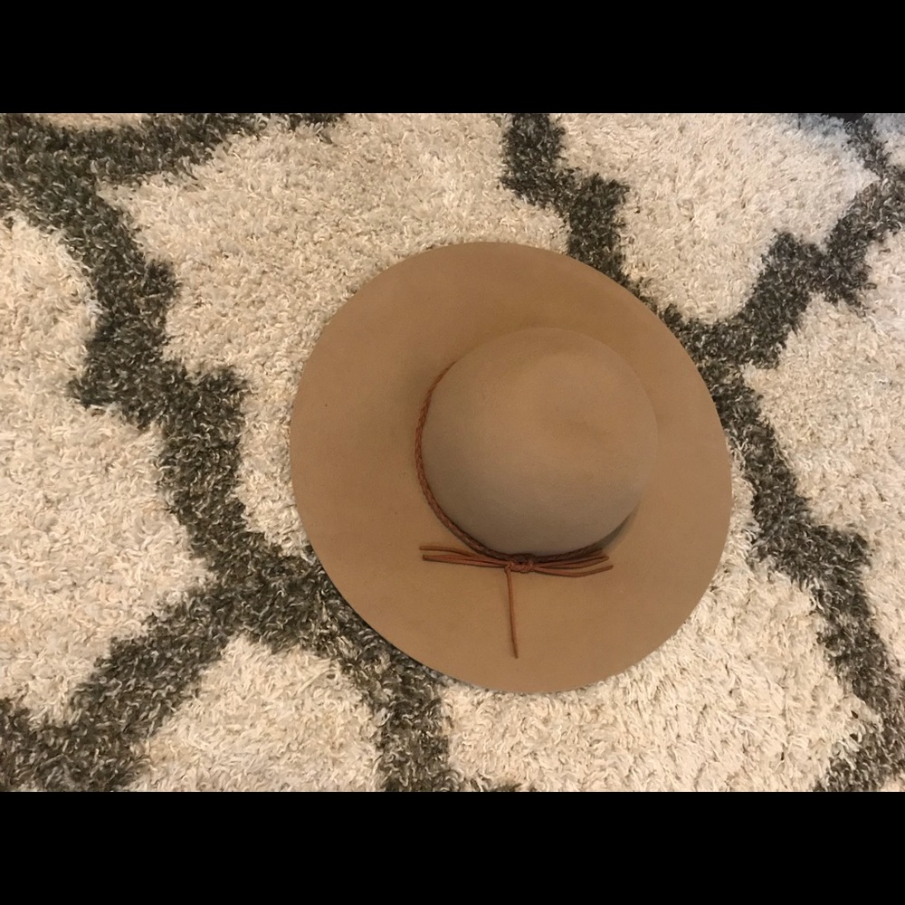 A new hat, wore once for photo shoot